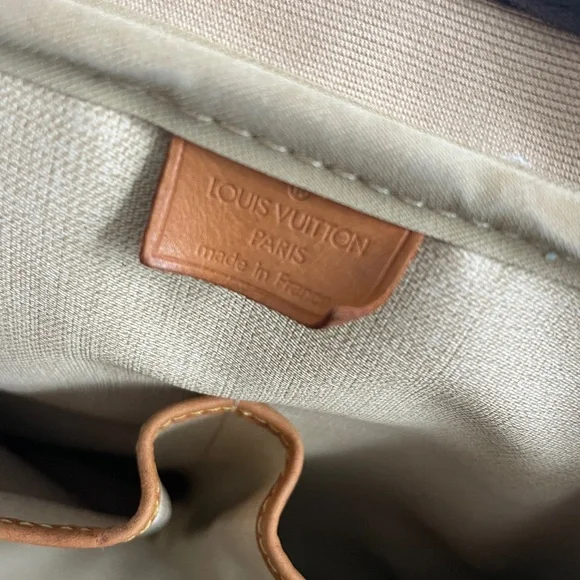 Louis Vuitton Brown Monogram Deauville Bag - Picture 10 of 16